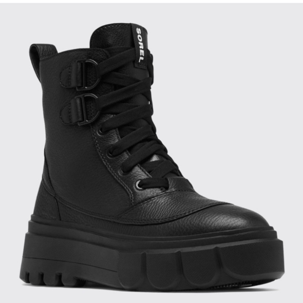 NWOB Sorel Caribou X waterproof leather lace up boots. Women’s 7
